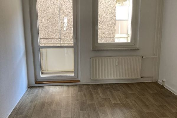 Bekârlar veya çiftler için şık yaşam: Balkon ve alışveriş olanakları kapının hemen önünde.
