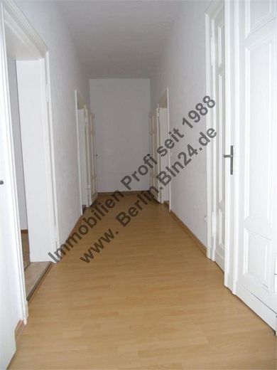 Wohnung mieten - - 4 Zimmer - 3er WG tauglich saniert – Flur