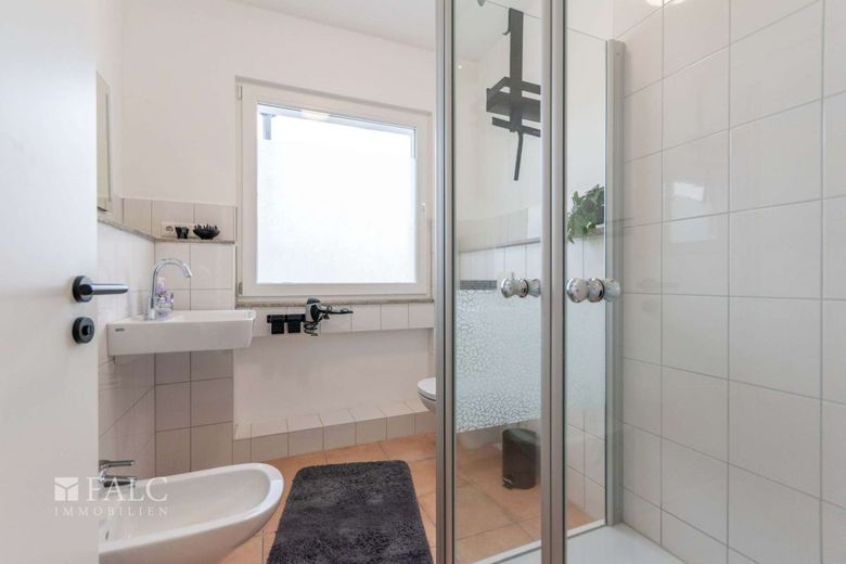 Business-Apartment mit Umsatzsteuerausweis / Kurzzeitvermietung – Badezimmer