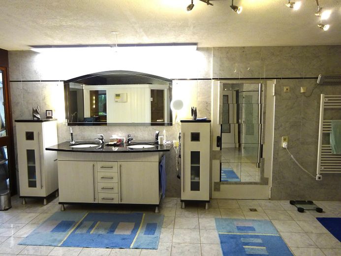 Große Maisonette mit Garten und Biotop – Wellnessbereich