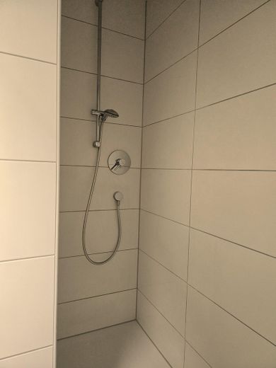 Schöne, helle DG-Wohnung mit großem Balkon – Foto 5