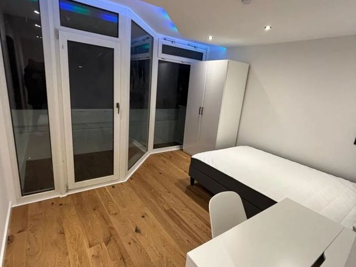 Bright shared-flat room looking for a new resident/ Kreuzhofstraße 6, Munich/ WE41 / room 3 – Foto 1