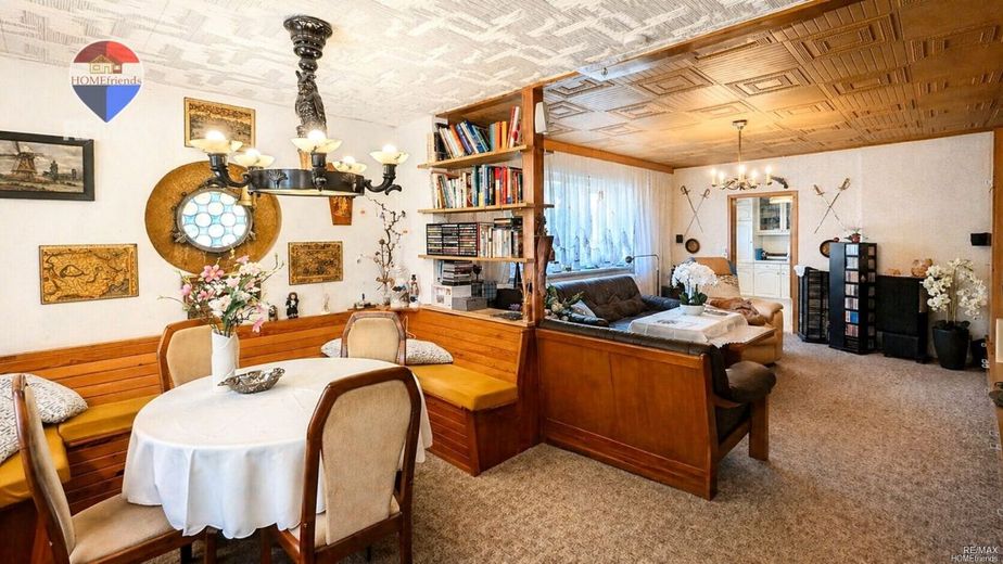 Casa unifamiliare bungalow a Berlino-Karow con cantina, garage, terreno di 1.006 m² | potenziale di ampliamento | si richiede la vostra offerta nel procedimento digitale! – Wintergarten &amp; Wohnen - Darstellung optimiert (Möblierung)