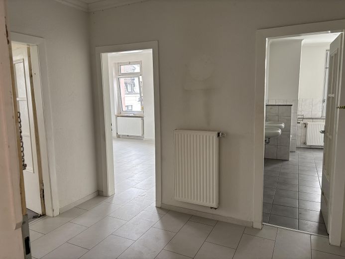 2 Zimmer Wohnung in zentraler Lage – Eingang