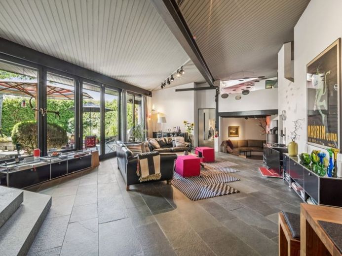 Toller Split-Level-Atrium Bungalow mit 3 Garagenstellplätzen I 10 Jahre Wohnrecht für Verkäufer – Foto 1