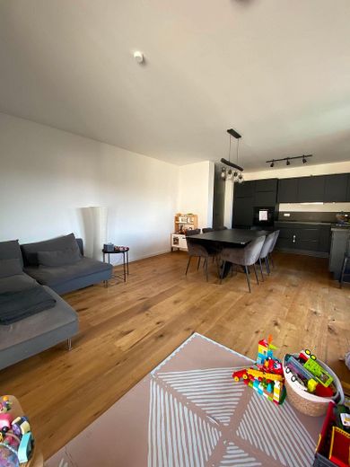 Neuwertige 3-Zimmer-Eigentumswohnung in Straubing – Wohnraum