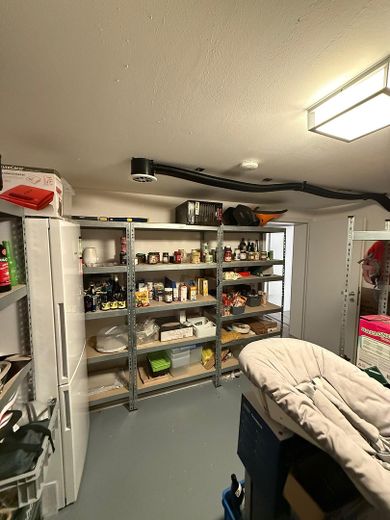 reserviert - Freistehendes Einfamilienhaus in Bestlage von Hbg-Kayh – Feldrandlage, A+, Wärmepumpe – Vorratsraum mit viel Stauraum