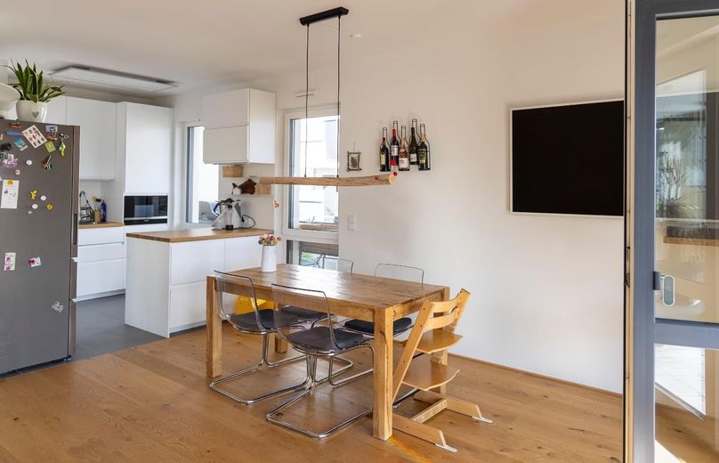 4-Zimmer-Wohnung mit XXL Loggia in Bestlage von Friedrichsdorf BJ 2023 – Wohn-Essbereich