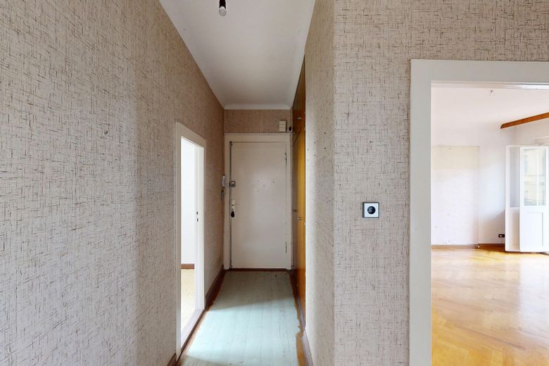 Eingang, rechts Wohnzimmer