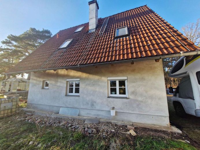 Wohnen im eigenen 1,8‑Hektar‑Wald – Rückseite des Hauses_Süden