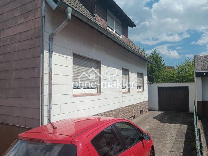 Verkaufe 2 Familien Haus mit Großem Grundstück im sanierungsbedürftigen Zustand. – Foto 1