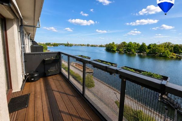Provisionsfrei ! - Exklusive 4-Zimmer-Whg. mit Wasserblick, Balkon & Tiefgarage