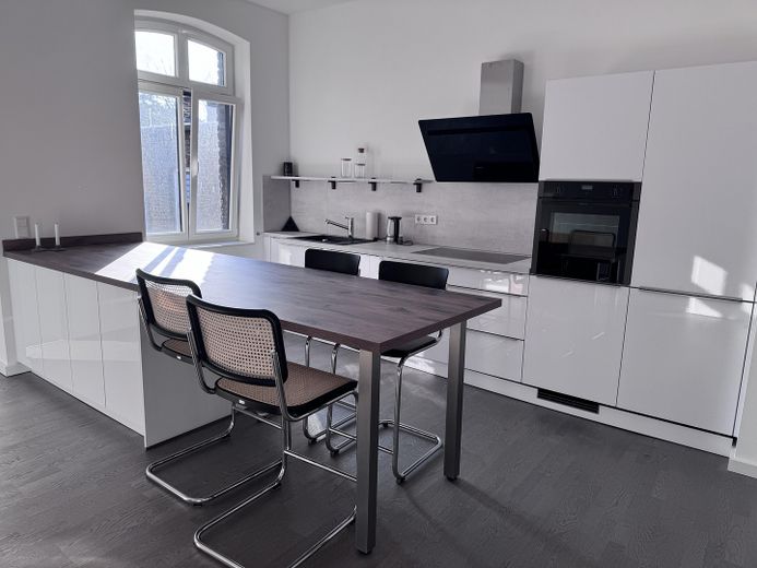 -PROVISIONSFREI- Kernsanierte Altbauwohnung im 2.OG, Denkmal, Wohnküche, Parkett – Aktueller Zustand der Küche