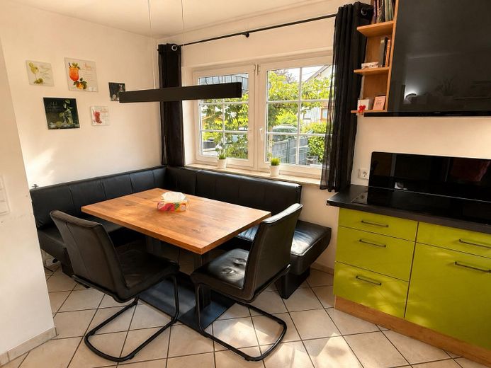Großzügiges Zweifamilienhaus mit Photovoltaikanlage und attraktiver Mieteinnahme in Hennef – Foto 3