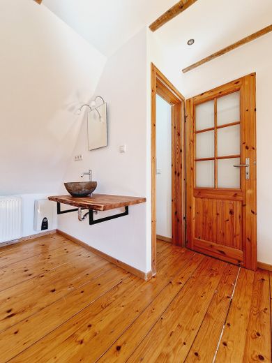 Fundstück: Schönes, sehr individuelles Reihenmittelhaus für Pärchen – DG 1