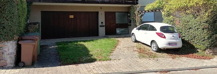 Freistehendes Einfamilienhaus mit Einliegerwohnung