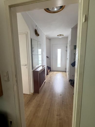 Freistehendes Einfamilienhaus mit schönem Garten und Garage in Aufderhöhe - PROVISIONSFREI – Diele EG