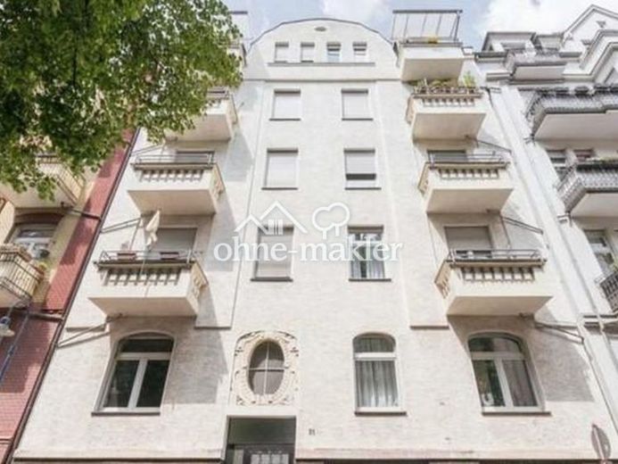 Élégant et paisible au cœur de Wiesbaden : spacieux appartement ancien avec quatre balcons – Photo 1