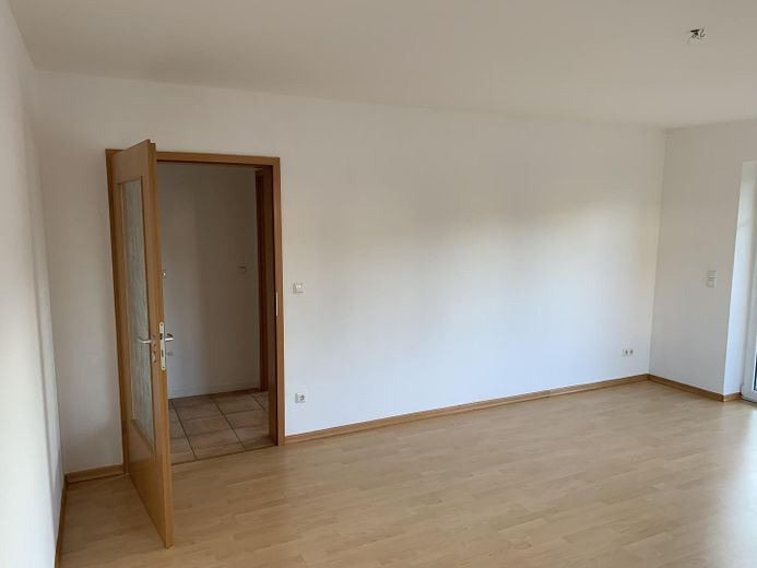 Wohnzimmer / z. Flur hin