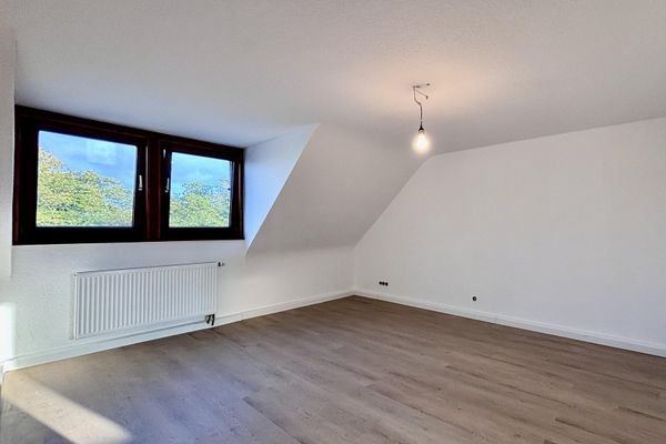 Appartamento di 3 locali appena ristrutturato all’ultimo piano – libero subito | Düren
