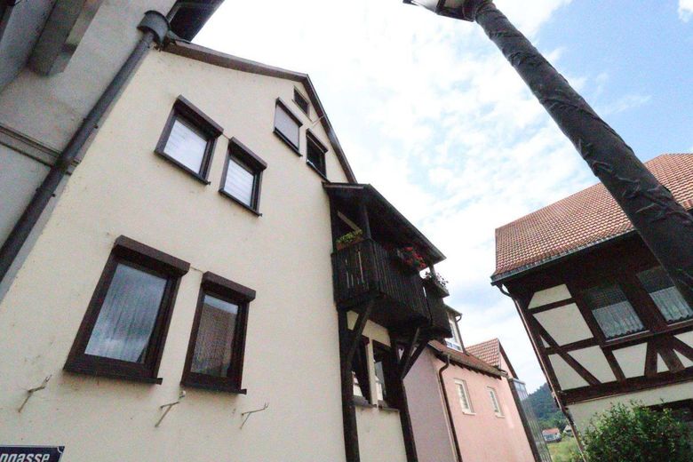 WRS Immobilien - Freudenberg - direkt im Zentrum + am Main - saniertes EFH mit Einzelgarage – Balkon