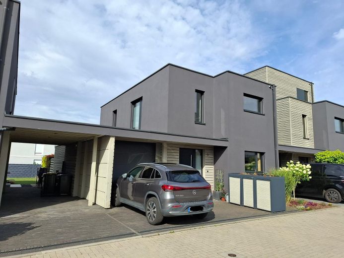 Exclusief vrijstaand huis met wellness-tuin & energieklasse A+ in het centrum van Pulheim – Ansicht