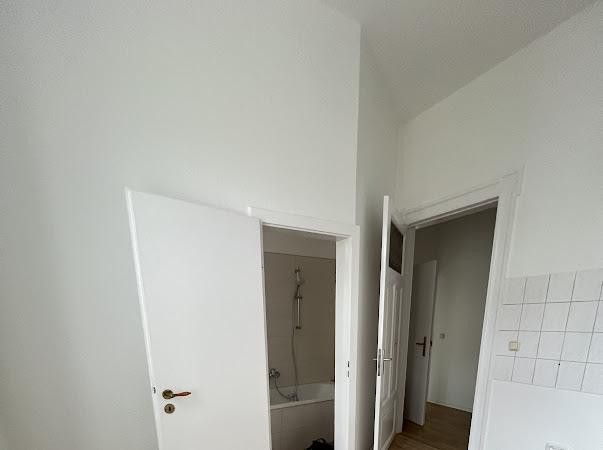 3-Raumwohnung mit PKW-Stellplatz, Küche und Keller – Foto 12