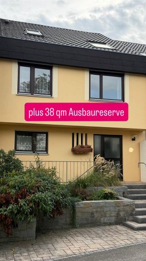 No commission! Prime location! Terraced house with expansion potential, energy rating B – Photo 1