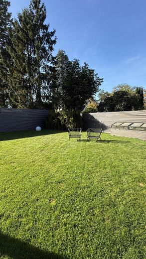 Modernes Endhaus am Brabandkanal mit großem Garten, Dachterrasse und Wellnessbereich – Großzügiger Privatgarten