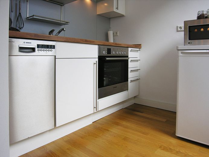 15% RENDITE: 4 VOLLMÖBLIERTE SMART-HOMES IN CITY-BESTLAGE – offene Küche ...