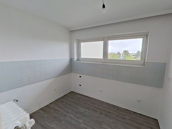 Schön geschnittene 2-Zimmer-Wohnung mit großem BALKON – Ansicht I: Küche