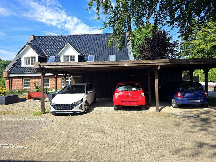 Mehrfamilienhaus 9 Wohnungen voll vermietet in Malente – 3 Carports / Westen