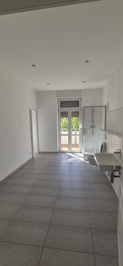 Sanierte Altbauwohnung I Top-Zustand I Außergewöhnlich – Badez. mit Ausgang zum Balkon