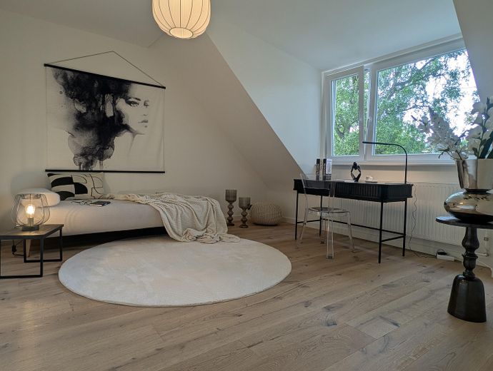 Arbeits- oder Kinderzimmer