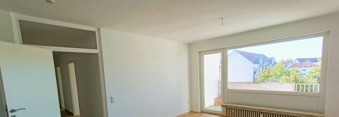 3 Zimmer Wohnung (95m²) mit Balkon - frisch renoviert