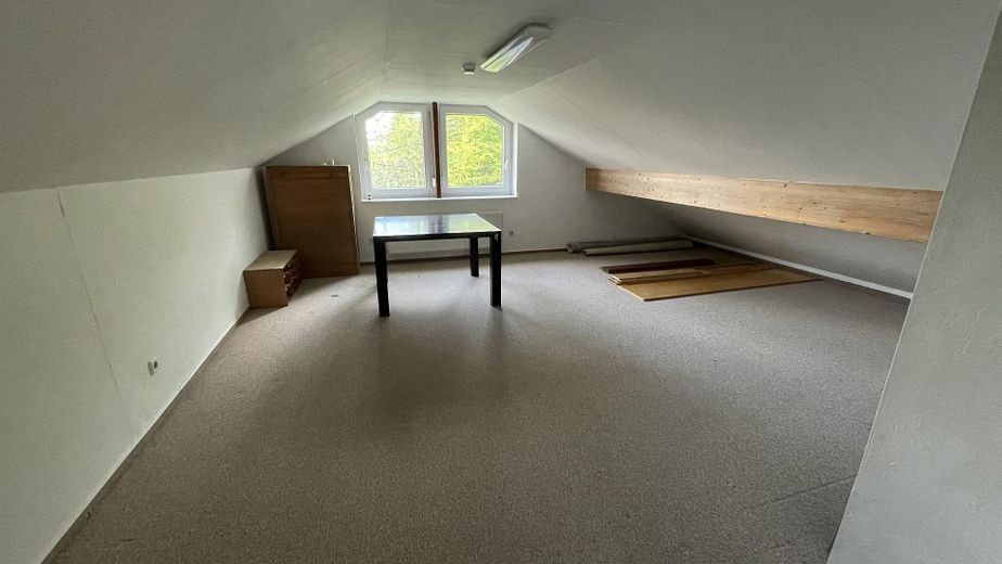 Stilvoll renoviertes Landhaus mit großzügigen Räumen – Hobbyraum Dachboden