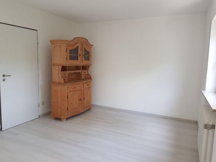 Casa a schiera centrale tranquilla a Neukeferloh - 5 locali + locale hobby + garage – Schlafen 1