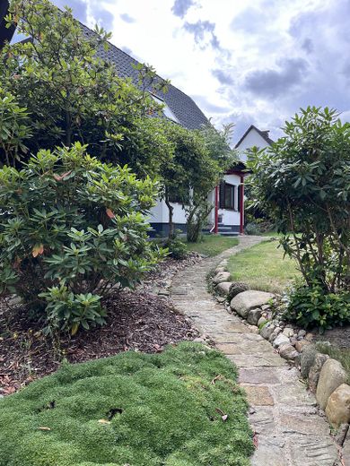 Einfamilienhaus mit Garten – Zugang zum Haus