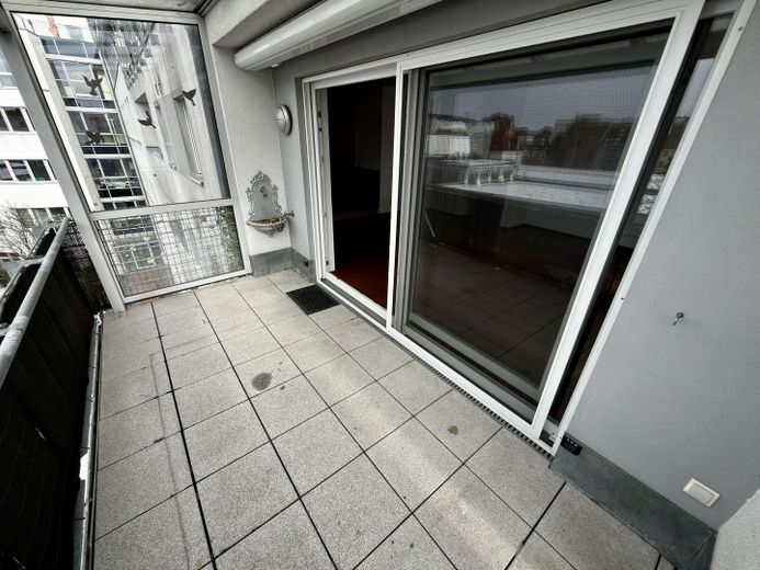 Charmante 2-Zimmer-Wohnung mit Balkon, 2xTG-Stellplätzen und Ausbaupotenzial in Nürnberg-Wöhrd – T2