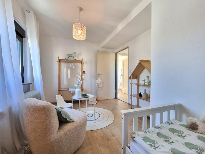 Großzügige 5,5-Zimmer-Maisonette mit Hauscharakter und viel Platz für die Familie – Kind 1