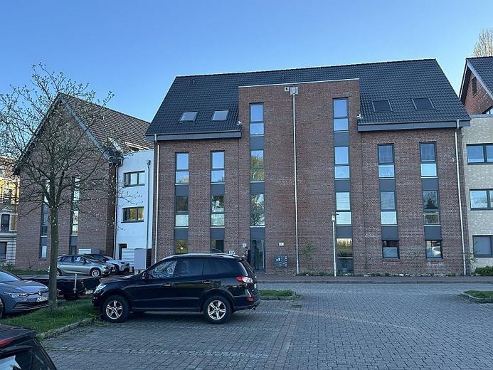 4-Zimmer-Wohnung in Glückstadt am Batardeau – Blick von vorn (Bahnhofsseite)