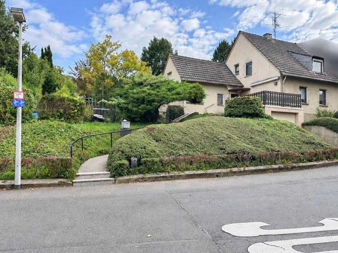 Sanierungsobjekt in Alt Bad Godesberg – 969 m² Grundstück mit Entwicklungspotenzial. – Foto 1