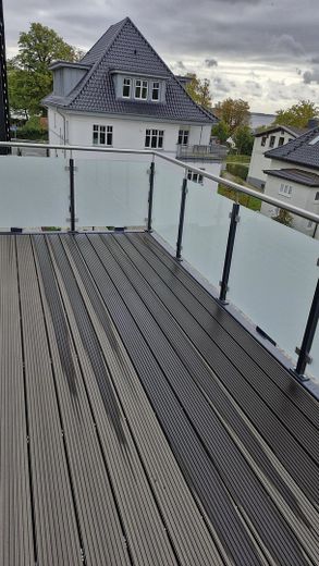 Balkonblick zum Nachbarhaus