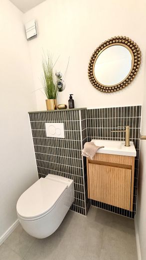 شقة ساحرة من 3 غرف: أول سكن بعد تجديد أنيق – WC - echtes Foto