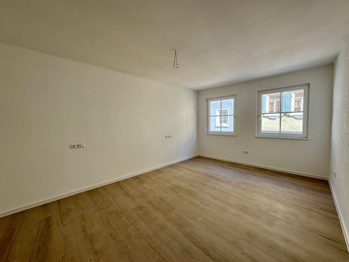Gruntownie wyremontowane mieszkanie 3-pokojowe w sercu Bad Wimpfen! – Schlafzimmer