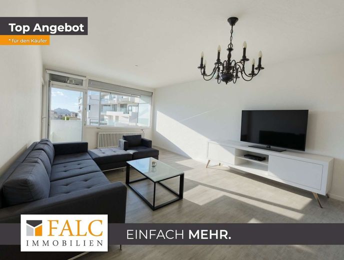 Attraktive 4-Zimmer-Wohnung mit großem Südwest-Balkon - ideal für Eigennutzer oder Kapitalanleger – Wohnzimmer, Modern staged