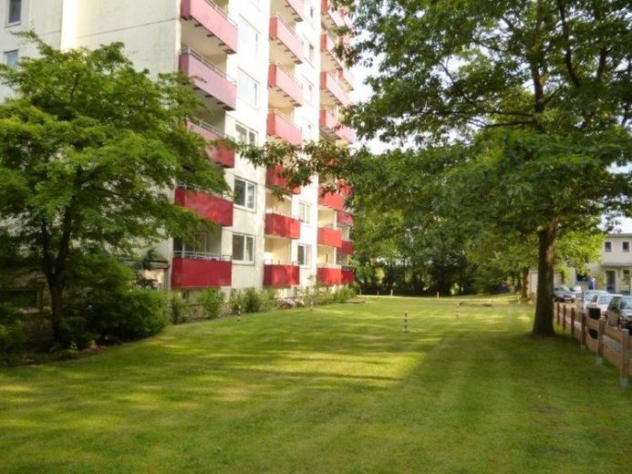 Pinneberg: vermietete 2 Zi.-Wohnung mit Garage zu verkaufen – Foto 1
