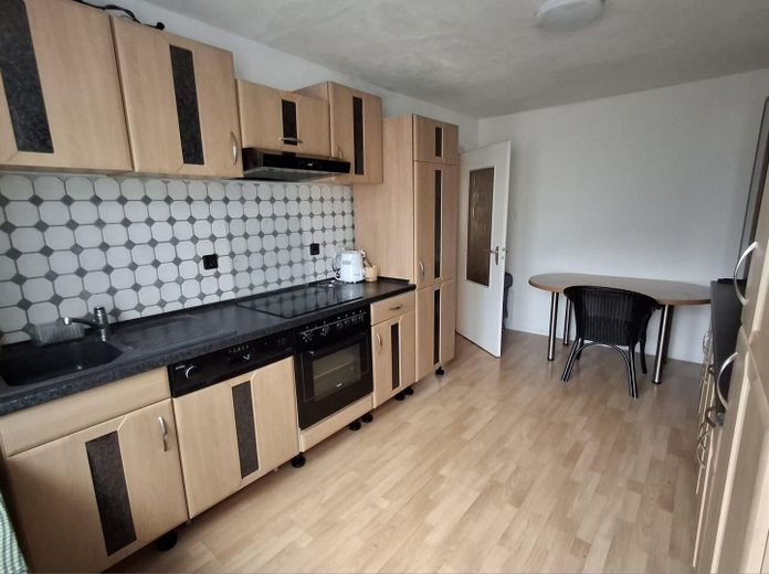 3 Familienhaus zu verkaufen – 1. OG