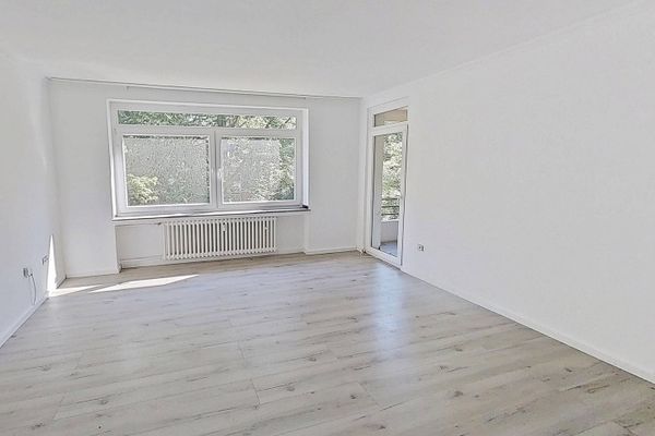 Sakin bir konumda BALKONLU geniş 3 odalı daire