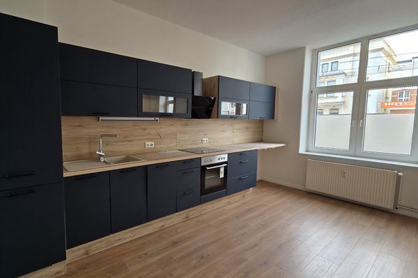 Amplio apartamento de 2 habitaciones, cocina equipada, amplio baño con ducha y bañera, muy luminoso
